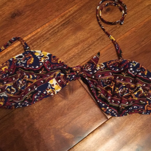 Urban Outfitters bathing suit top - Picture 3 of 3